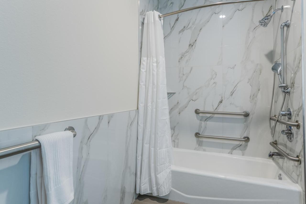 Red Lion Inn & Suites Кейти Екстериор снимка