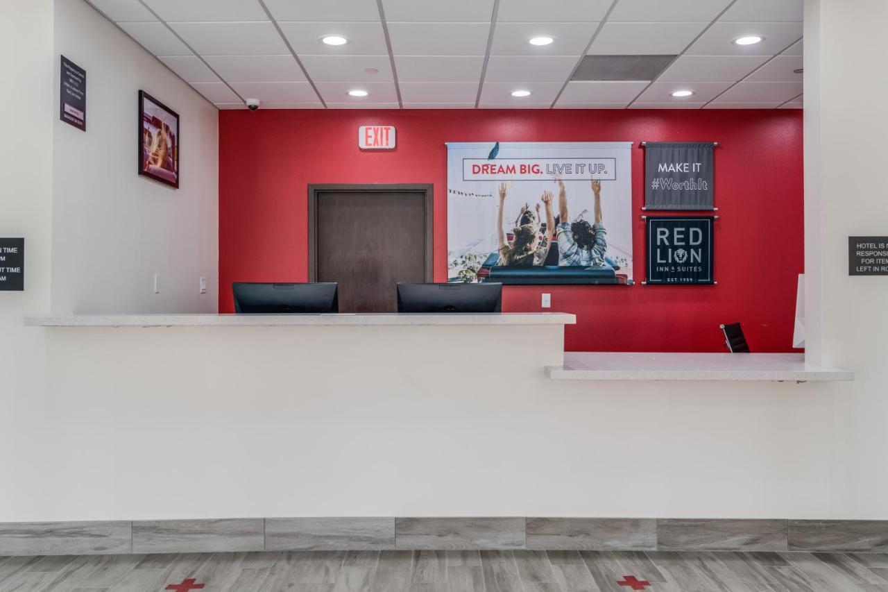 Red Lion Inn & Suites Кейти Екстериор снимка