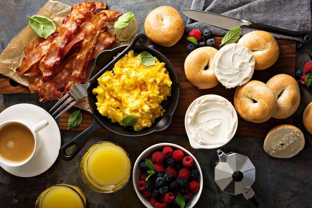 Red Lion Inn & Suites Кейти Екстериор снимка